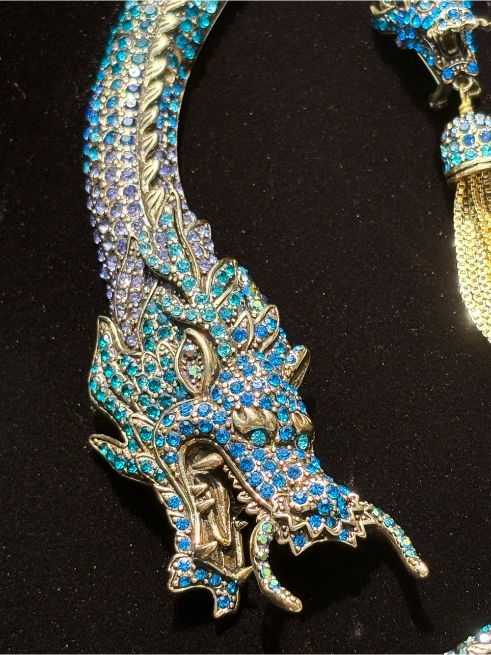 Heidi Daus 'Devine Dragon' Statement Set - Picture 2 of 15
